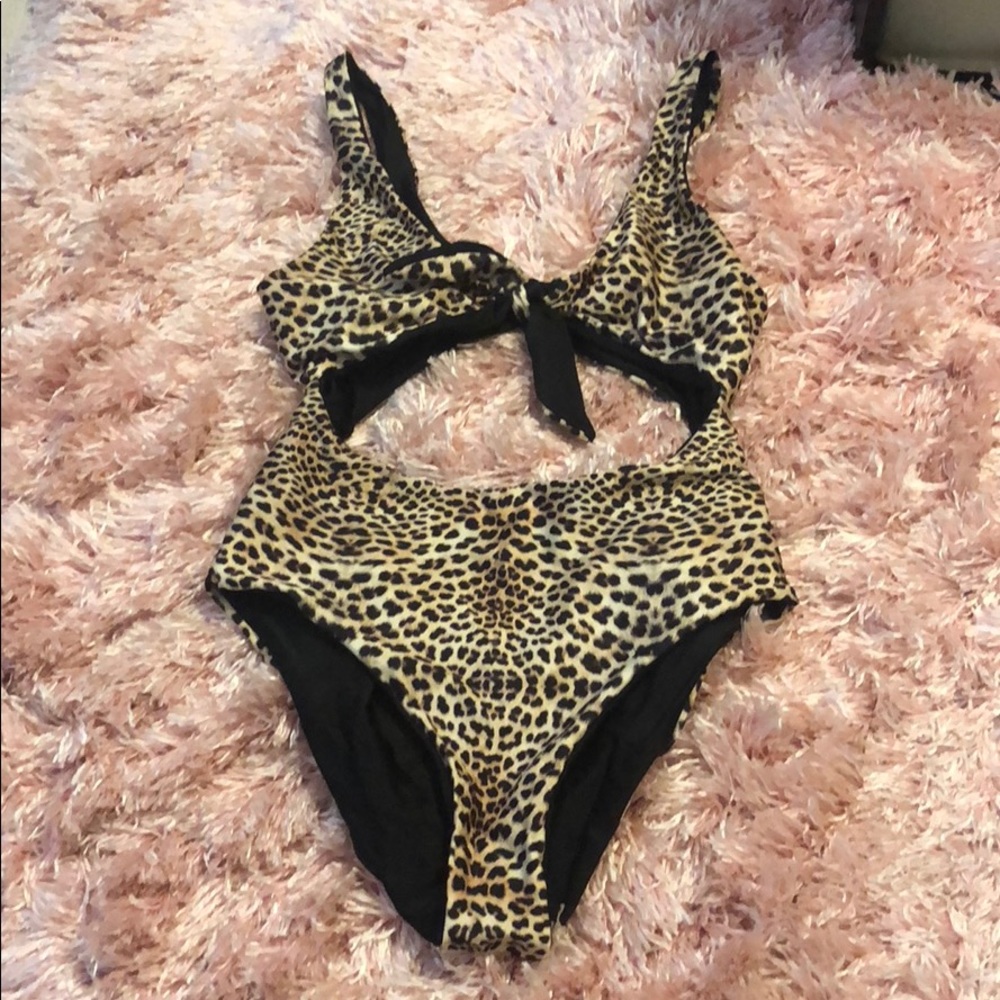 Lali and Layla One Piece